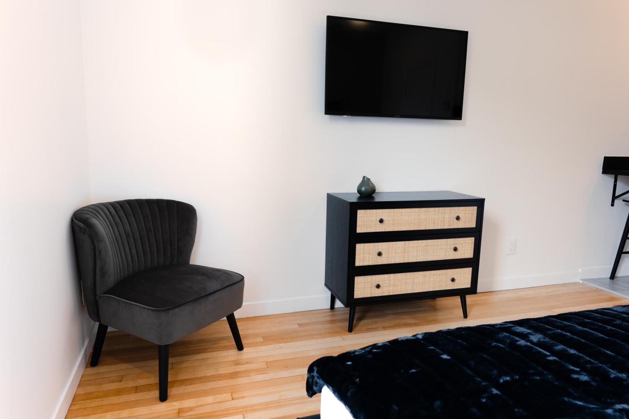 Apartamento #3 - Chic - Self Check In - Plateau - St-denis - Ac - Tv *