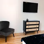 #3 - Chic Studio - Self Check In - Plateau - St-Denis - Ac - Tv